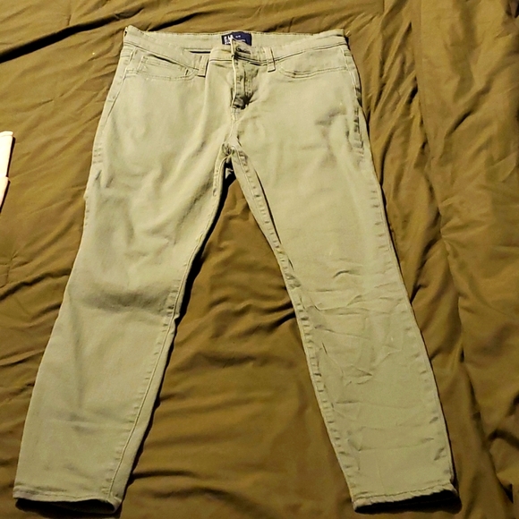 Light green Gap "leggings" but they're jeggings. - Picture 1 of 4